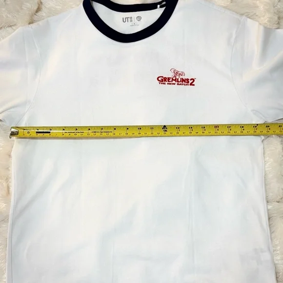 🔥NWT🔥 Uniqlo Warner Bros. Movie Gremlins Graphic Ringer Tee - Medium Blue/White - Picture 9 of 11